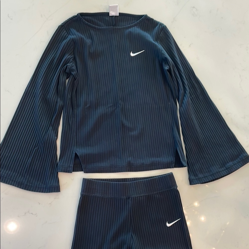 Nike Black Ribbed Long Sleeve Flare Set